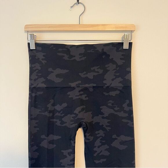 Spanx Seamless Camo Leggings FL3515 Size Large - Picture 4 of 8